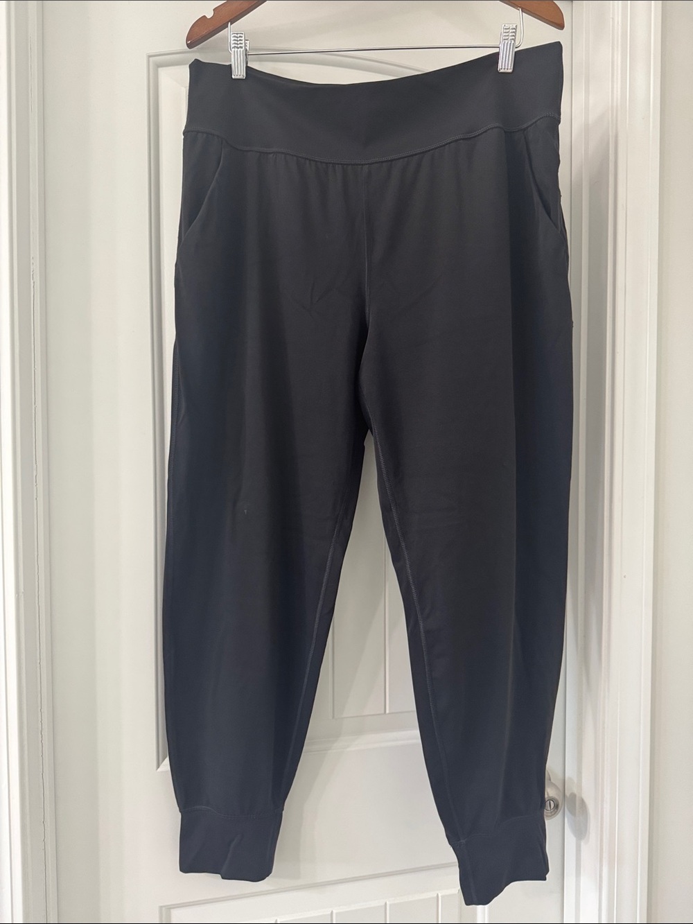 Avia Black SoftSculpt Athletic Joggers with pockets